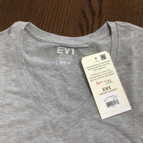 Gray Short Sleeve Tee with Blue and Red Print - Picture 5 of 7